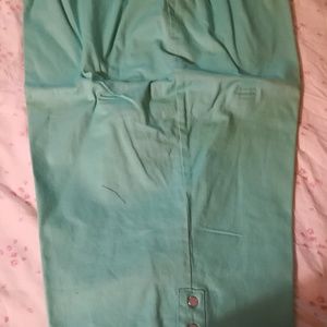 🎈Clearance! Adorable mint Capris!